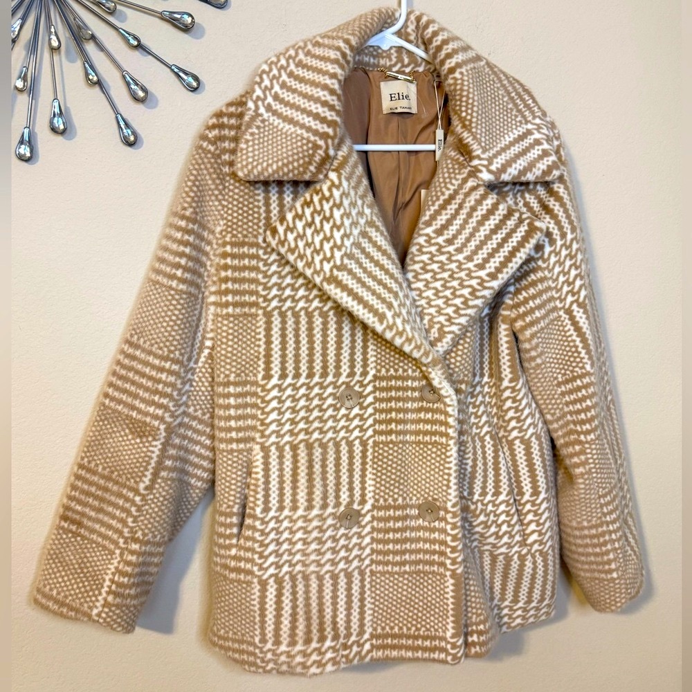 Beautiful Cozy Elie Tahari Faux Fur Double Breasted Coat Camel & White Large NWT